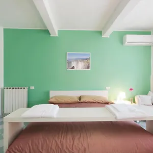 Couette-café Porta Della Sicilia, Messine